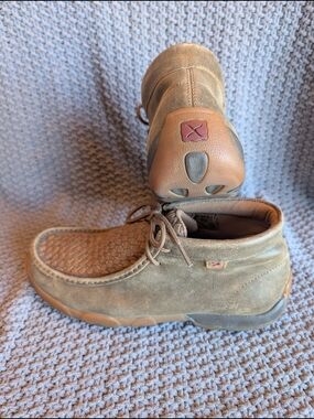 Twisted X Men's Tan and Brown Suede Chukka Boots